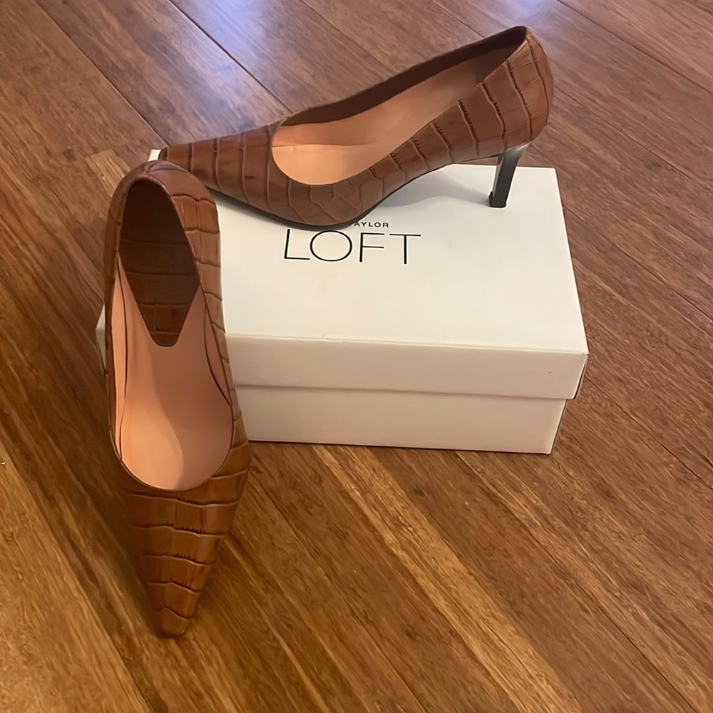 Ann Taylor LOFT Estelle Luggage Crocco Heels.